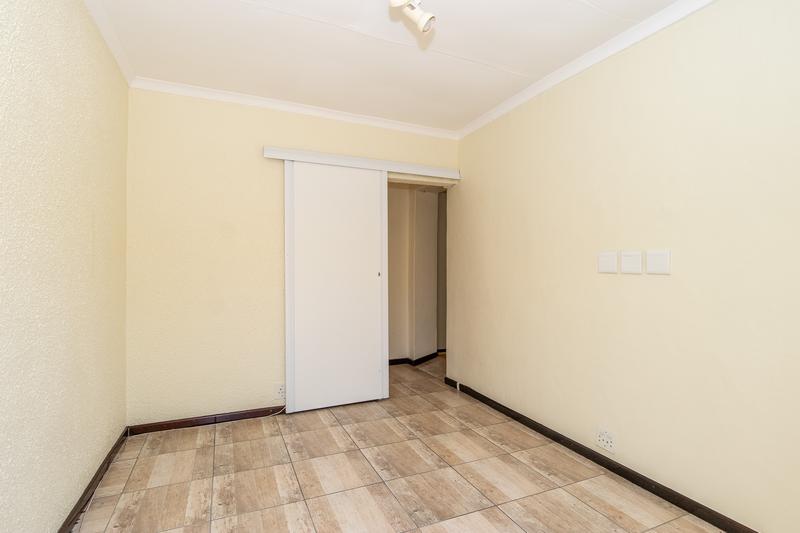 5 Bedroom Property for Sale in Bergvliet Western Cape